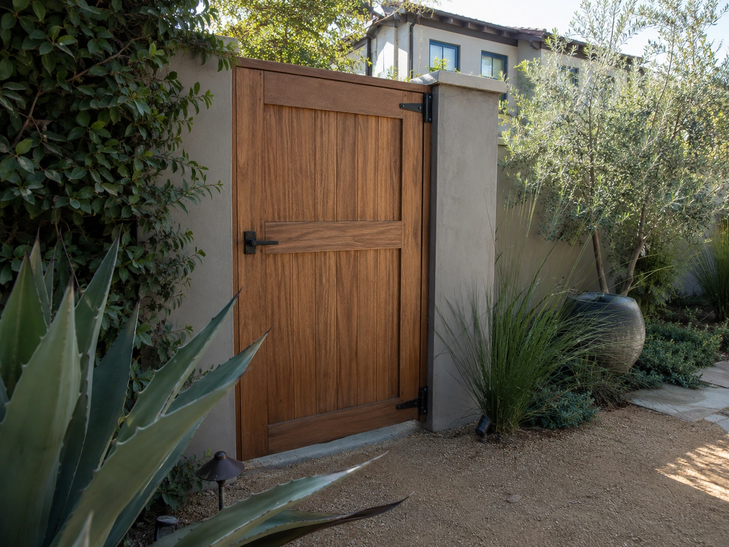 Redwood Driveway Gate — El Segundo, CA